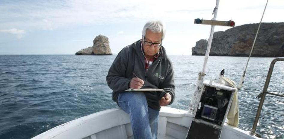 Josep Pascual anotant les seves observacions